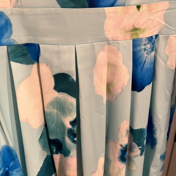 Papillon Dress - Picture 2 of 6